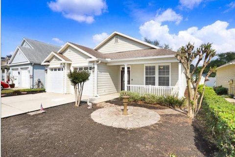 House in Zephyrhills, Florida 3 bedrooms, 151.62 sq.m. № 1884608 - photo 2