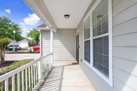 House in Zephyrhills, Florida 3 bedrooms, 151.62 sq.m. № 1884608 - photo 4