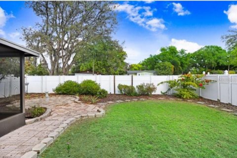 House in Zephyrhills, Florida 3 bedrooms, 151.62 sq.m. № 1884608 - photo 23
