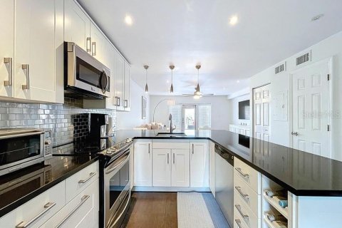 Touwnhouse à vendre à Saint Petersburg, Floride: 2 chambres, 94.95 m2 № 1642972 - photo 4