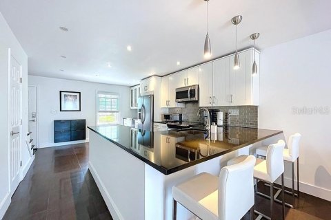 Touwnhouse à vendre à Saint Petersburg, Floride: 2 chambres, 94.95 m2 № 1642972 - photo 6