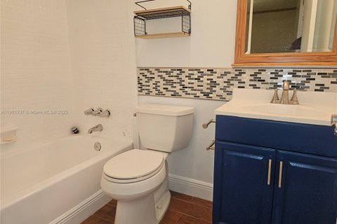 Condo in Plantation, Florida, 2 bedrooms  № 1953648 - photo 26