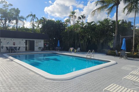 Condo in Plantation, Florida, 2 bedrooms  № 1953648 - photo 27