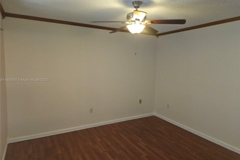 Condo in Plantation, Florida, 2 bedrooms  № 1953648 - photo 22