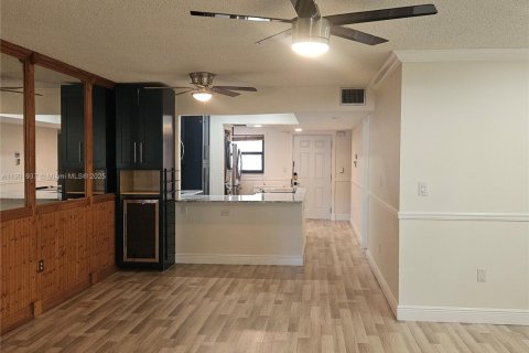Condo in Plantation, Florida, 2 bedrooms  № 1953648 - photo 12