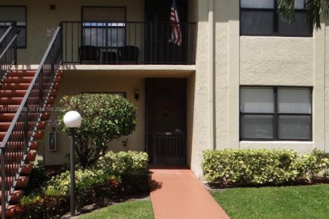 Condominio en alquiler en Lake Worth, Florida, 2 dormitorios, 126.35 m2 № 1993065 - foto 1