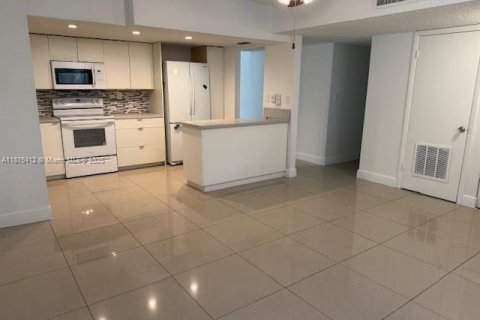Condominio en alquiler en Aventura, Florida, 2 dormitorios, 108.7 m2 № 1928677 - foto 16