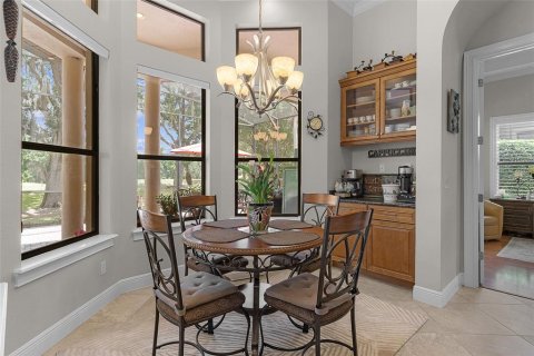 House in Howey-in-the-Hills, Florida 4 bedrooms, 179.49 sq.m. № 2198567 - photo 14