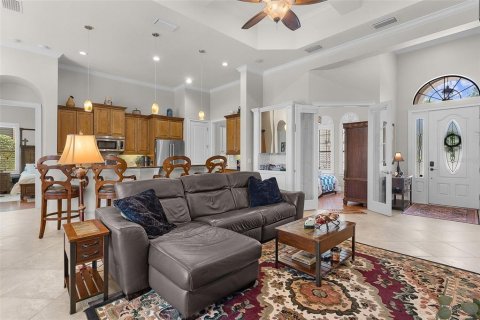House in Howey-in-the-Hills, Florida 4 bedrooms, 179.49 sq.m. № 2198567 - photo 13
