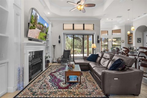House in Howey-in-the-Hills, Florida 4 bedrooms, 179.49 sq.m. № 2198567 - photo 9