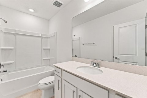 House in Wildwood, Florida 4 bedrooms, 146.79 sq.m. № 2234367 - photo 13