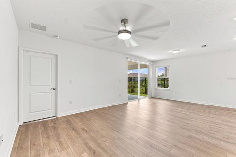 House in Wildwood, Florida 4 bedrooms, 146.79 sq.m. № 2234367 - photo 6