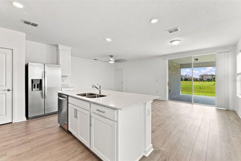 House in Wildwood, Florida 4 bedrooms, 146.79 sq.m. № 2234367 - photo 7