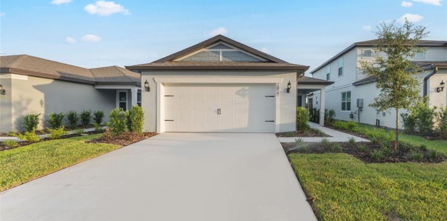 House in Wildwood, Florida 4 bedrooms, 146.79 sq.m. № 2234367