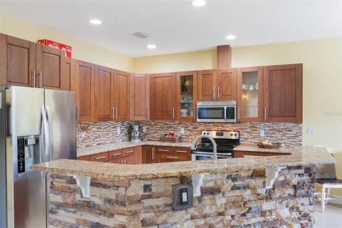 House in Altamonte Springs, Florida 4 bedrooms, 237.18 sq.m. № 1894662 - photo 12