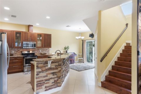 House in Altamonte Springs, Florida 4 bedrooms, 237.18 sq.m. № 1894662 - photo 11