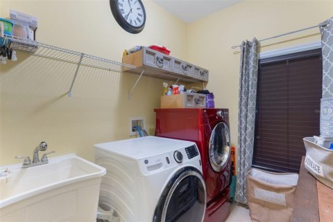 House in Altamonte Springs, Florida 4 bedrooms, 237.18 sq.m. № 1894662 - photo 28