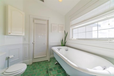 House in Sarasota, Florida 3 bedrooms, 250.84 sq.m. № 1773129 - photo 24