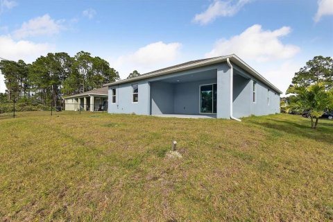 House in Palm Bay, Florida 3 bedrooms, 179.86 sq.m. № 1549445 - photo 14