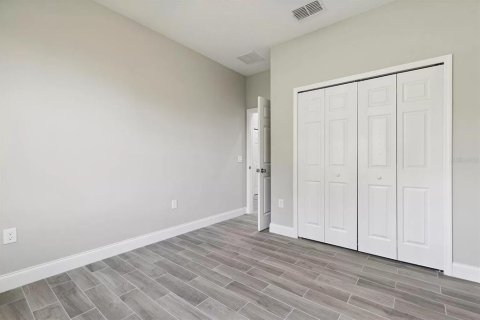 House in Palm Bay, Florida 3 bedrooms, 179.86 sq.m. № 1549445 - photo 10