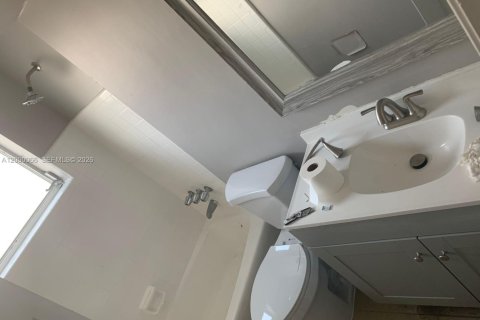 Снять в аренду виллу или дом в Санрайз, Флорида 3 спальни, 119.1м2, № 2067205 - фото 5