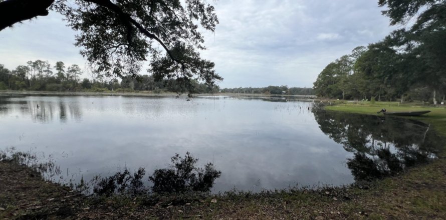 Casa en Pomona Park, Florida 2 dormitorios, 179.3 m2 № 883067