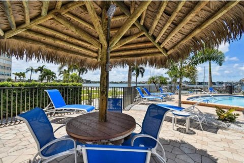Condo in Saint Petersburg, Florida, 1 bedroom  № 1767181 - photo 20