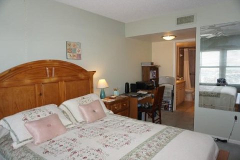 Condo in Saint Petersburg, Florida, 1 bedroom  № 1767181 - photo 7