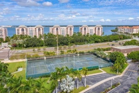 Condo in Saint Petersburg, Florida, 1 bedroom  № 1767181 - photo 28