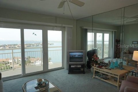 Condo in Saint Petersburg, Florida, 1 bedroom  № 1767181 - photo 5