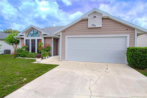 House in Sanford, Florida 3 bedrooms, 117.06 sq.m. № 1821261 - photo 19