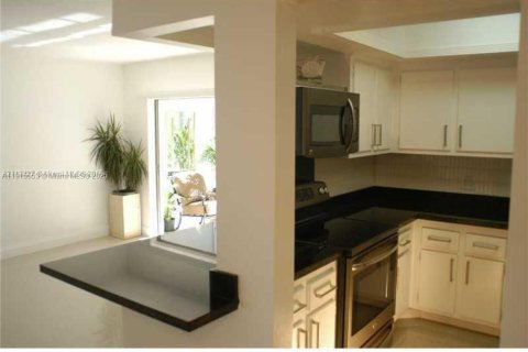 Condo in Davie, Florida, 2 bedrooms  № 1971637 - photo 3