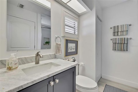 Condo in Crystal River, Florida, 2 bedrooms  № 2379145 - photo 13