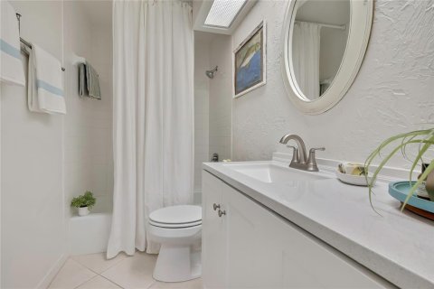 Condo in Crystal River, Florida, 2 bedrooms  № 2379145 - photo 19