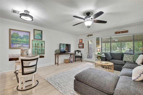 Condo in Crystal River, Florida, 2 bedrooms  № 2379145 - photo 4