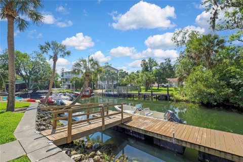 Condo in Crystal River, Florida, 2 bedrooms  № 2379145 - photo 26