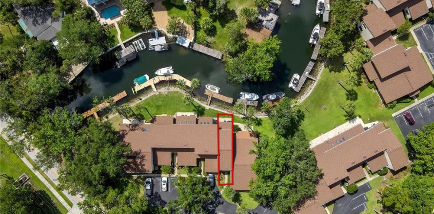 Condo in Crystal River, Florida, 2 bedrooms  № 2379145