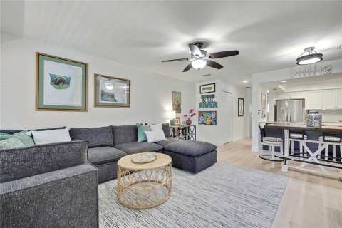 Condo in Crystal River, Florida, 2 bedrooms  № 2379145 - photo 6