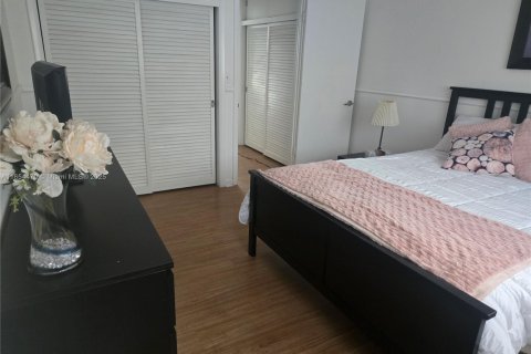 Снять в аренду кондоминиум в Дирфилд-Бич, Флорида 1 спальня, 61.32м2, № 1958716 - фото 9