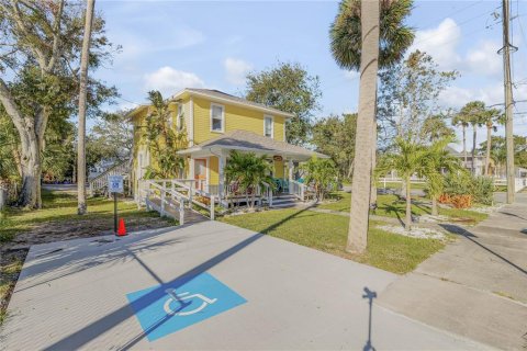 Casa en venta en New Smyrna Beach, Florida, 4 dormitorios, 210.7 m2 № 1533451 - foto 8