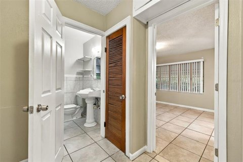 Villa ou maison à louer à Tampa, Floride: 2 chambres, 82.22 m2 № 2408143 - photo 20