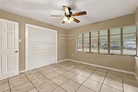 Villa ou maison à louer à Tampa, Floride: 2 chambres, 82.22 m2 № 2408143 - photo 19