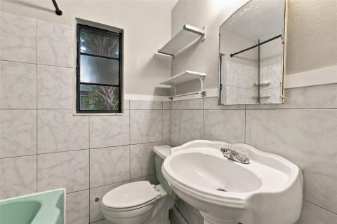 Villa ou maison à louer à Tampa, Floride: 2 chambres, 82.22 m2 № 2408143 - photo 21