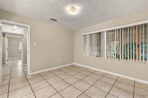 Villa ou maison à louer à Tampa, Floride: 2 chambres, 82.22 m2 № 2408143 - photo 23