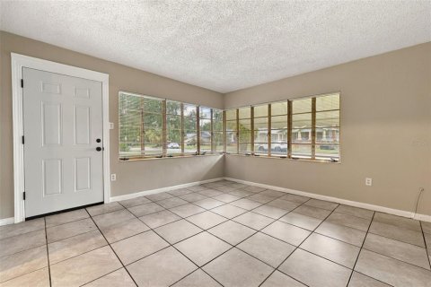 Villa ou maison à louer à Tampa, Floride: 2 chambres, 82.22 m2 № 2408143 - photo 7