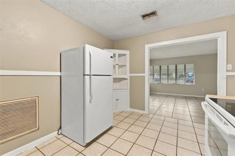 Villa ou maison à louer à Tampa, Floride: 2 chambres, 82.22 m2 № 2408143 - photo 14