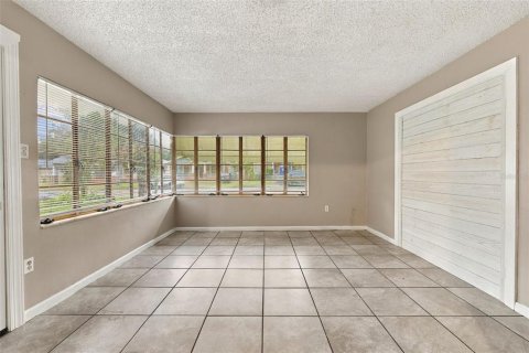 Villa ou maison à louer à Tampa, Floride: 2 chambres, 82.22 m2 № 2408143 - photo 8