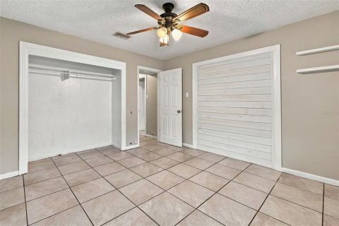 Villa ou maison à louer à Tampa, Floride: 2 chambres, 82.22 m2 № 2408143 - photo 18