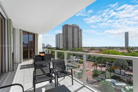 Condominio en venta en Aventura, Florida, 2 dormitorios, 168.62 m2 № 1994420 - foto 9
