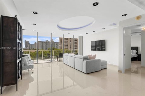 Condominio en venta en Aventura, Florida, 2 dormitorios, 168.62 m2 № 1994420 - foto 3